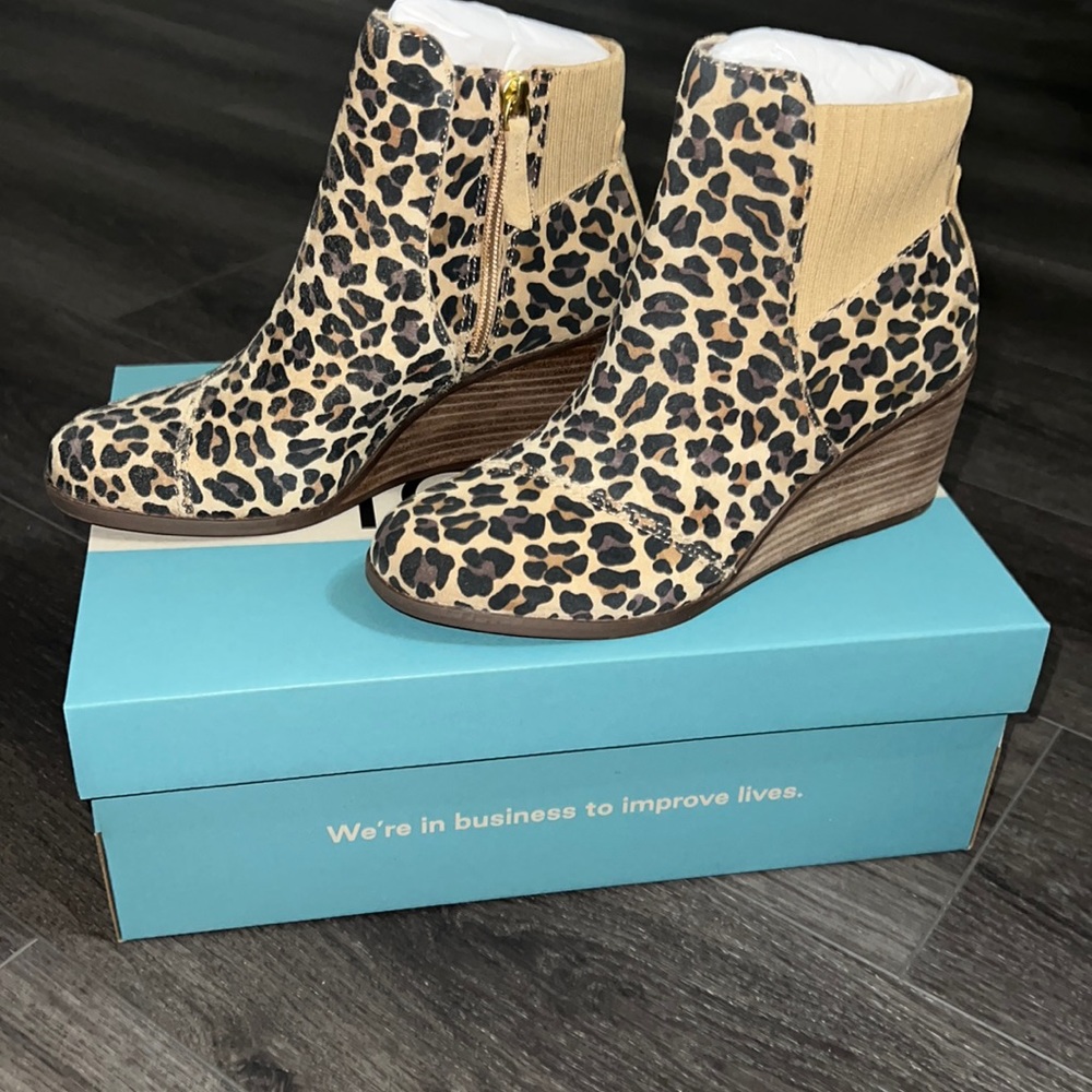 NEW in box NIB NWT Tom’s Leopard cheetah bootie wedge Sadie sz 7